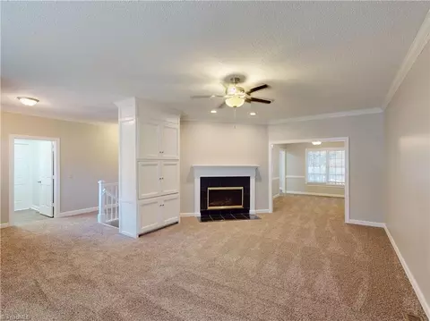 914 Flicker Ln, High Point, NC 27262 photo 7