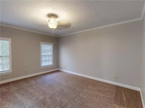 914 Flicker Ln, High Point, NC 27262 photo 14