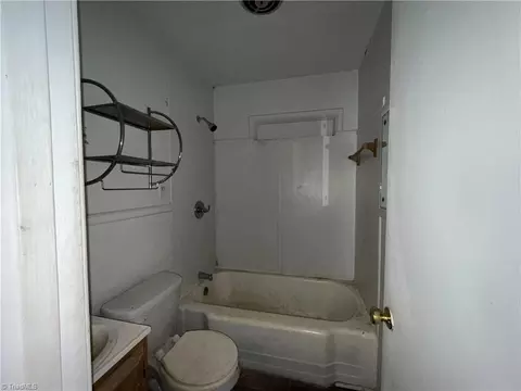 Bath - 2507 Lexington Ave, High Point, NC 27262 photo 2 of 2