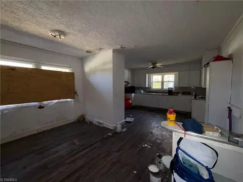 Living - 2507 Lexington Ave, High Point, NC 27262 photo 2 of 2