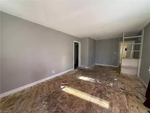 Living - 2507 Lexington Ave, High Point, NC 27262 photo 1 of 2