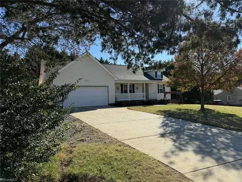 112 Garwood Ave, Boonville, NC 27011