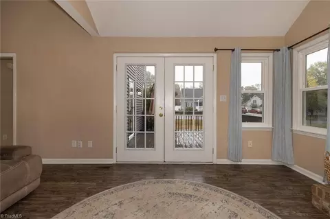 Entry Way - 201 Maplewood Ct, Trinity, NC 27370 photo 2 of 5