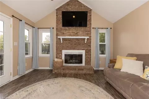 Living - 201 Maplewood Ct, Trinity, NC 27370 photo 2 of 7