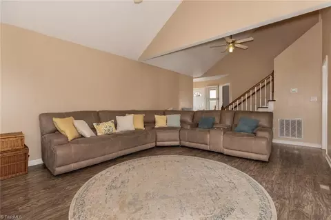 Living - 201 Maplewood Ct, Trinity, NC 27370 photo 5 of 7