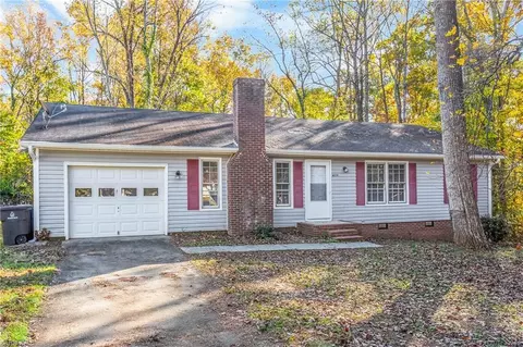 4059 Village Pl, Winston Salem, NC 27127