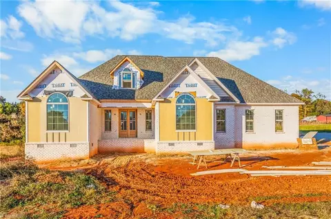 3765 Beroth Cir, Pfafftown, NC 27040