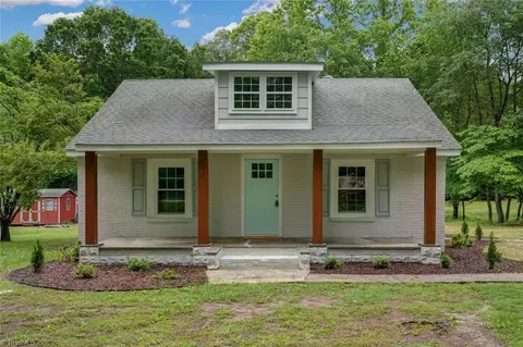 222 Edgewood Rd S, Eden, NC 27288