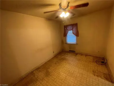 Bedroom - 910 Arch St, High Point, NC 27260 photo 1 of 4