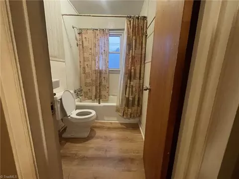 Entry Way - 910 Arch St, High Point, NC 27260 photo 2 of 2