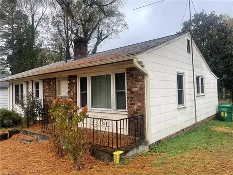 Exterior - 910 Arch St, High Point, NC 27260 photo 3 of 5