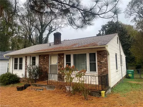 Exterior - 910 Arch St, High Point, NC 27260 photo 2 of 5