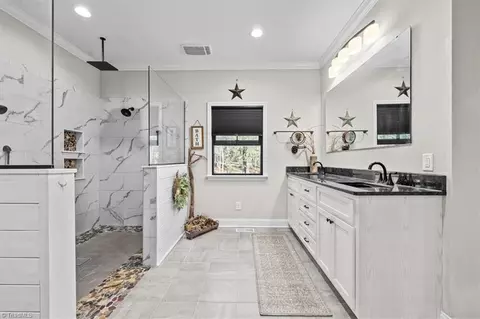 Bath - 151 Borden Rd, Robbins, NC 27325 photo 4 of 7