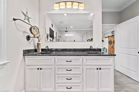 Bath - 151 Borden Rd, Robbins, NC 27325 photo 6 of 7