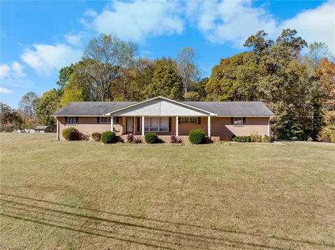 2475 Rowe Rd, Lexington, NC 27295
