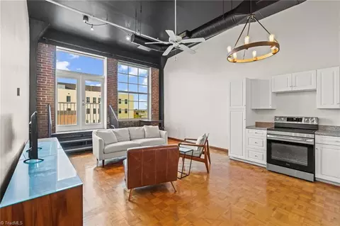 101 Chestnut St N #13, Winston Salem, NC 27101