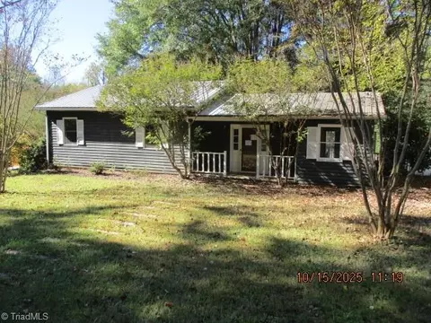 107 Glenwood Ave, Jonesville, NC 28642