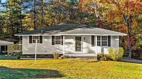 855 Blackberry Rd, Thomasville, NC 27360