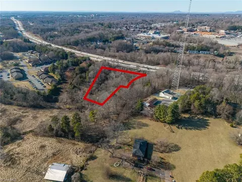 000 Fairfield Dr, Winston Salem, NC 27127