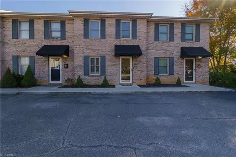1812 Main St N, Mount Airy, NC 27030
