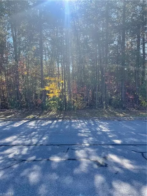 000 Ashcroft Dr, Reidsville, NC 27320