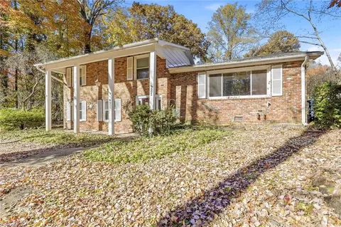 805 Lynn Dee Dr, Winston Salem, NC 27106