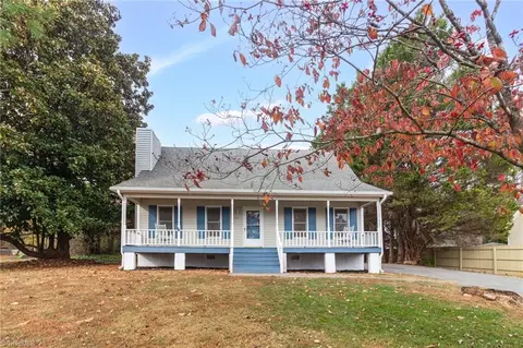 5529 Moravian Heights Ln, Clemmons, NC 27012