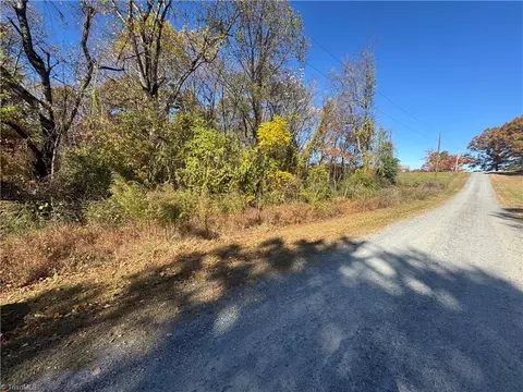 00 Day Dr, Hamptonville, NC 27020