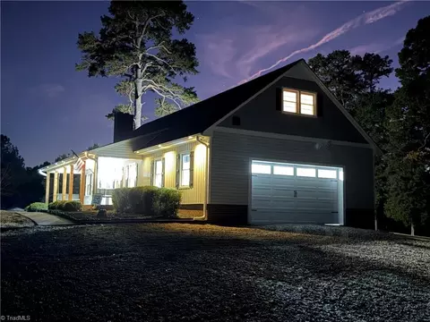 484 Rural Retreat Rd, Winston Salem, NC 27107