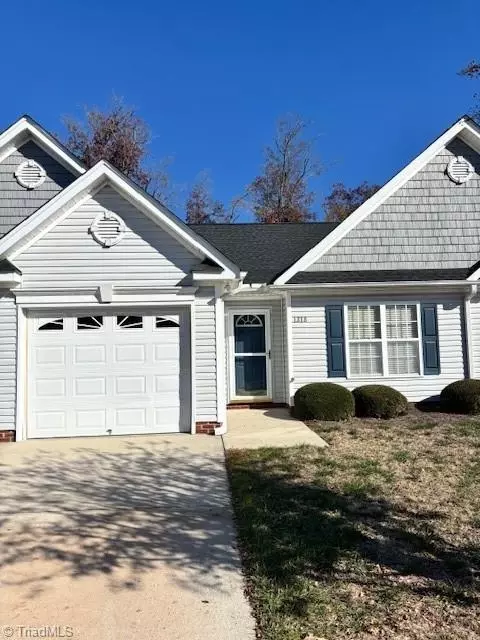 1318 Crosswinds Dr, High Point, NC 27265