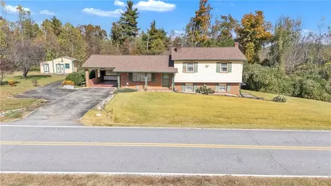 1083 Fairplains Rd, North Wilkesboro, NC 28659