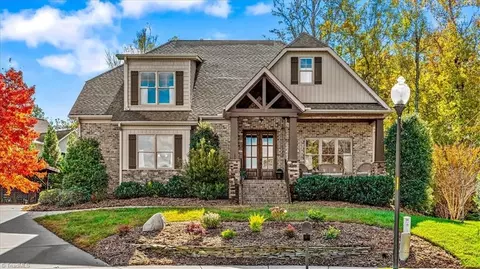 2002 Stratton Hills Ct, Greensboro, NC 27410