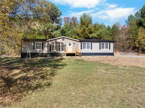 501 Clarence Mock Ln, Lexington, NC 27295