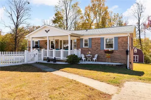 1 Forrest Dr N, Thomasville, NC 27360