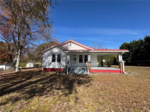 400 Bradstone Dr, Winston Salem, NC 27107