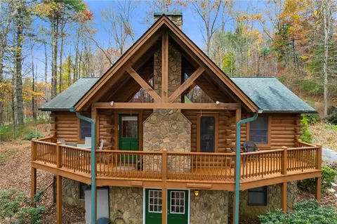138 Laurelwood Dr, West Jefferson, NC 28694