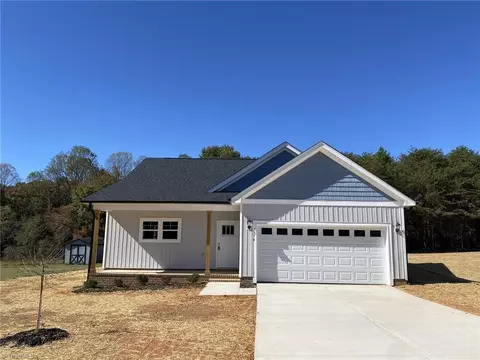 1174 Dudley St, Yadkinville, NC 27055