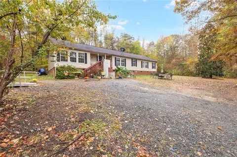 2072 Us Highway 158, Reidsville, NC 27320