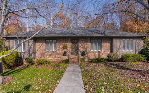 211 Ridgehaven Dr, Winston Salem, NC 27104