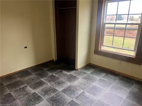 184 Benjamin St, Mount Airy, NC 27030 photo 11