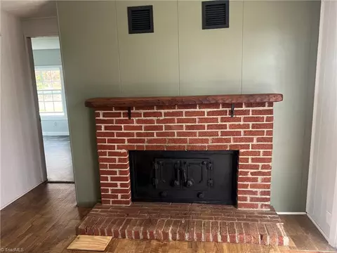 184 Benjamin St, Mount Airy, NC 27030 photo 6
