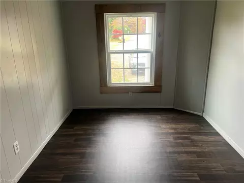 184 Benjamin St, Mount Airy, NC 27030 photo 10