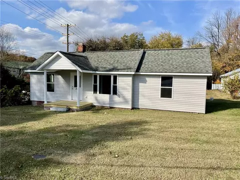 300 Springfield Rd W, High Point, NC 27263