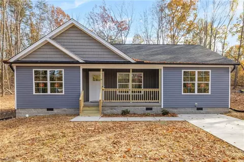 216 Knollwood Dr, Eden, NC 27288