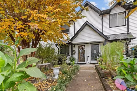 402 Renfro St S #4, Mount Airy, NC 27030