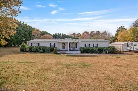 1025 Mitchell Rd, Pilot Mountain, NC 27041