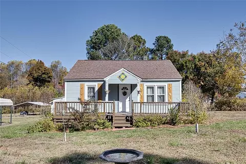 206 Edgewood Cir W, Asheboro, NC 27205