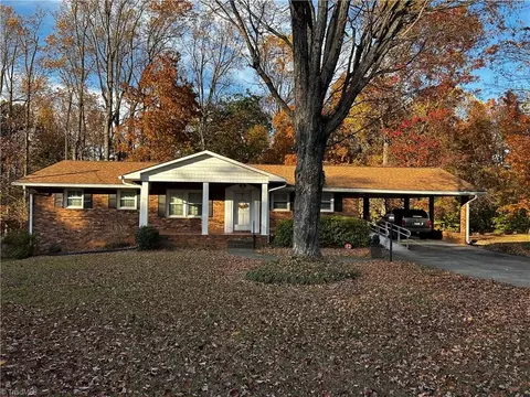 1031 Solomon Dr, Kernersville, NC 27284
