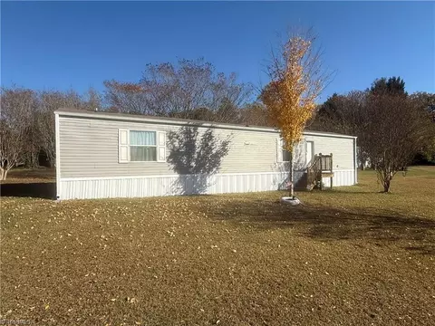 315 Ed Byerly Rd, Lexington, NC 27295