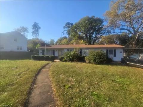5471 Yadkinville Rd, Pfafftown, NC 27040